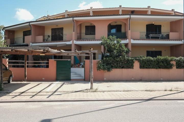 Manu House *